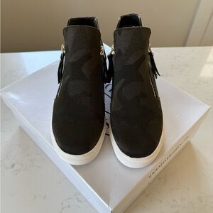 Steve Madden Caliber Camouflage High Top Sneaker